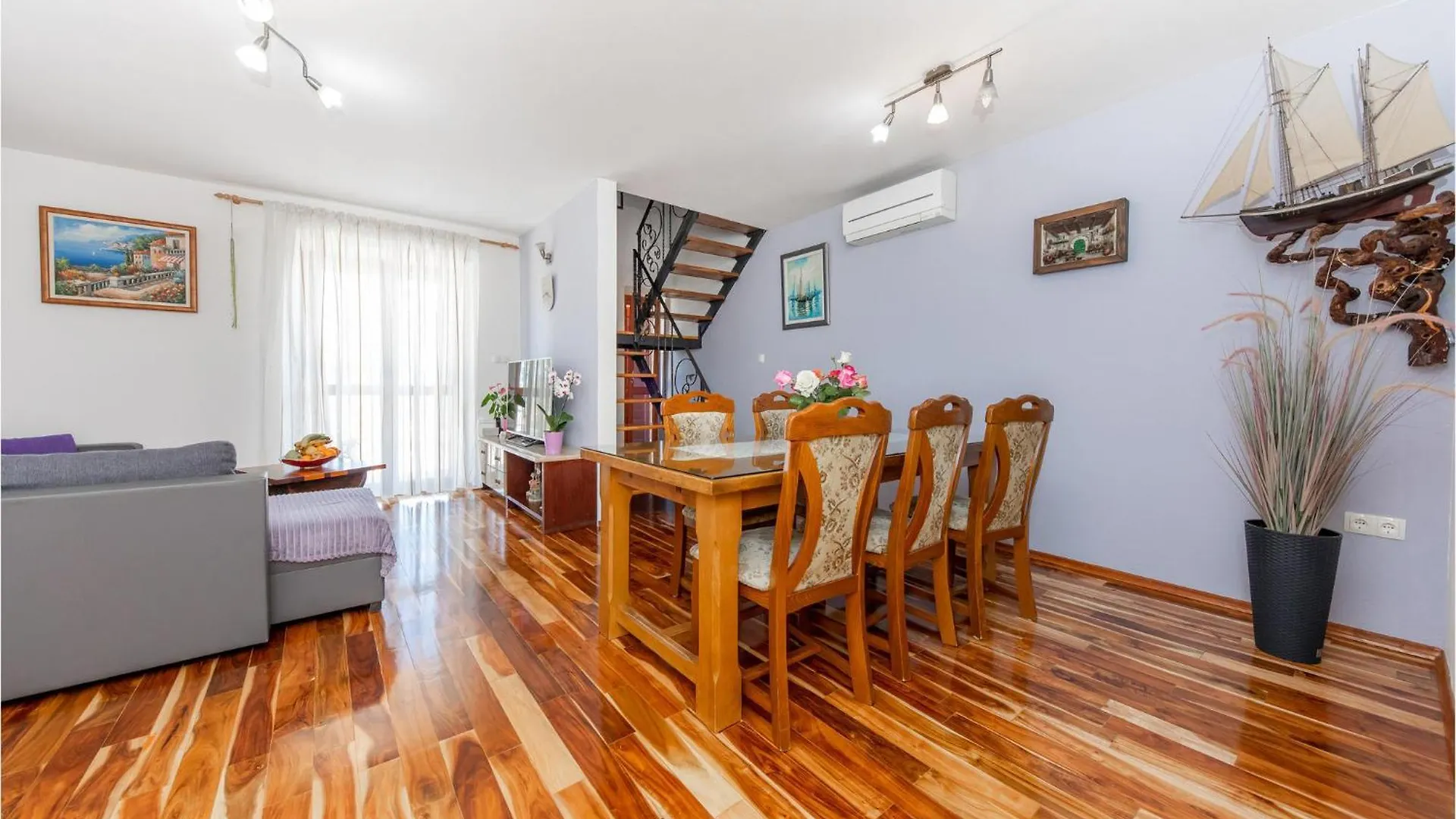 Awesome Home In Seget Donji With House Sea View Trogir Holiday home