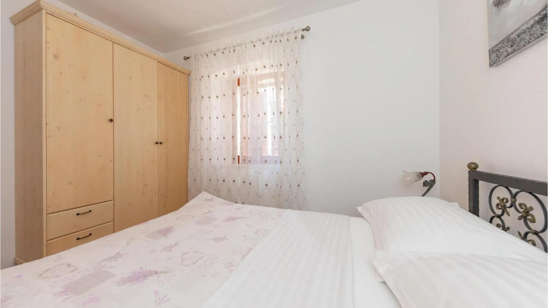 Awesome Home In Seget Donji With House Sea View Trogir Holiday home