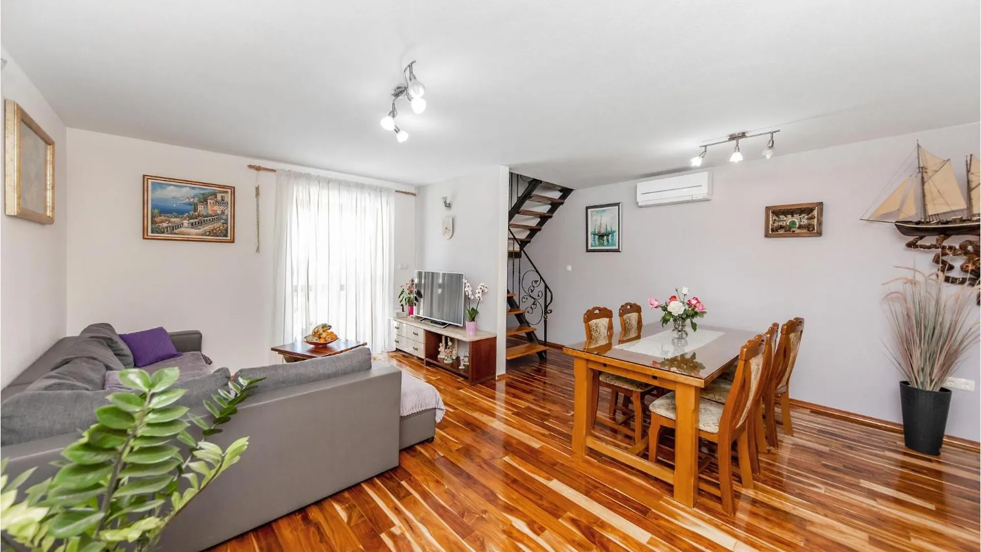 Awesome Home In Seget Donji With House Sea View Trogir Holiday home