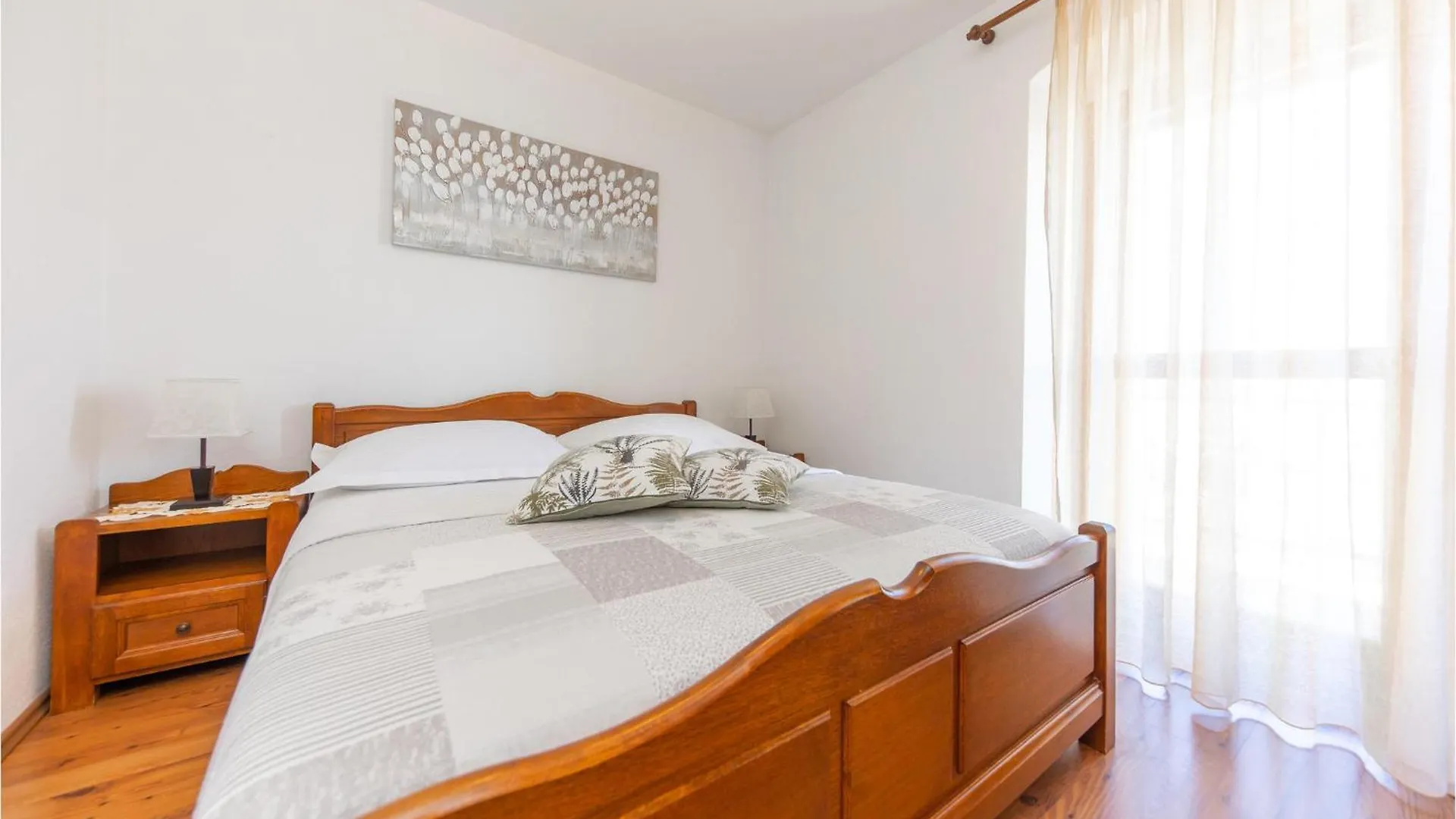 Nyaraló Awesome Home In Seget Donji With House Sea View Trogir