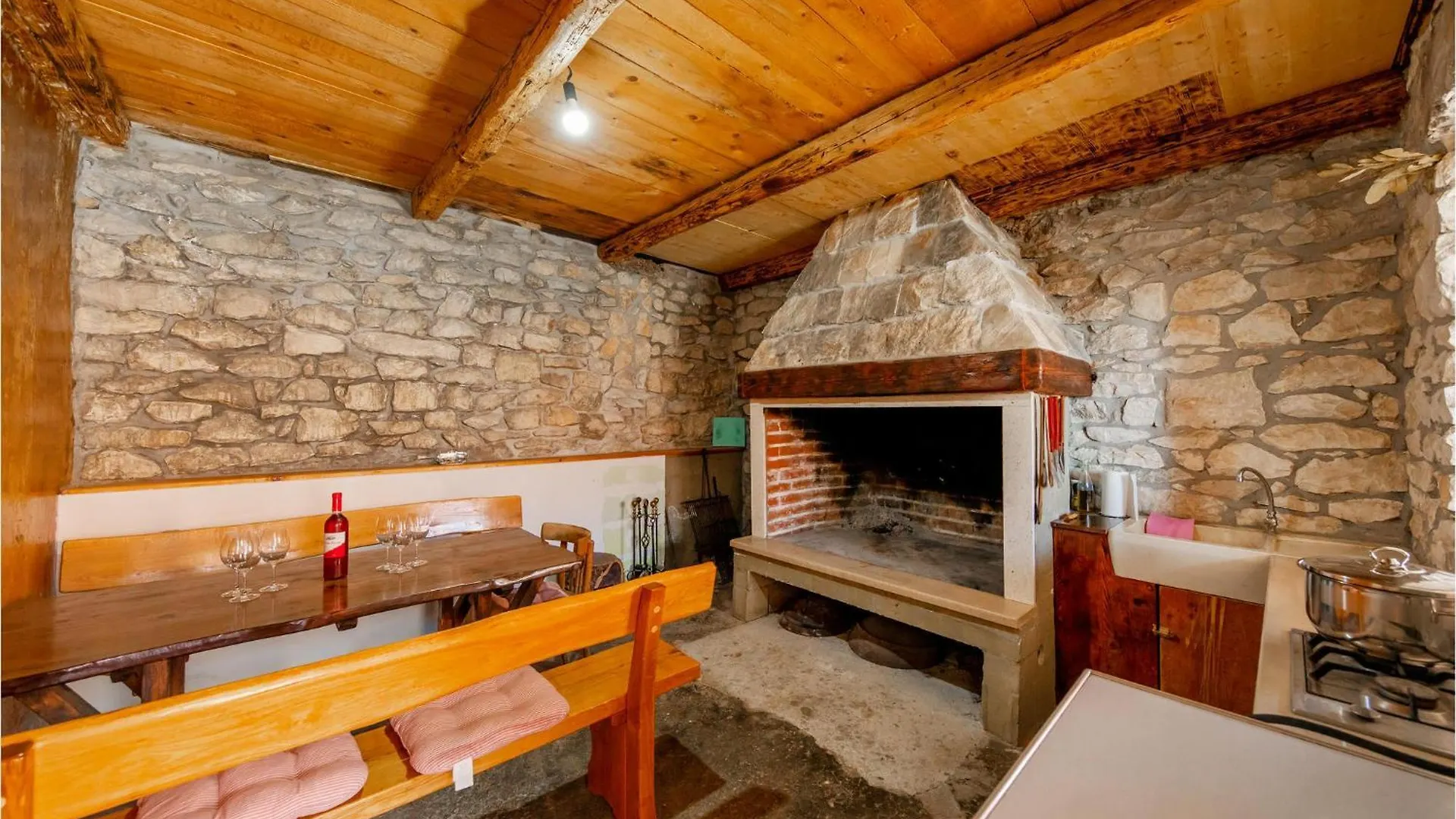 Awesome Home In Seget Donji With House Sea View Trogir Croatia